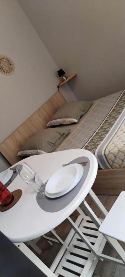 Appartement Calme Et Bien Situe Tarbes Exterior foto